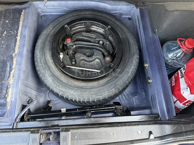 Mercedes E 240 1997, 521,123 km - 2.4 l - Bakı