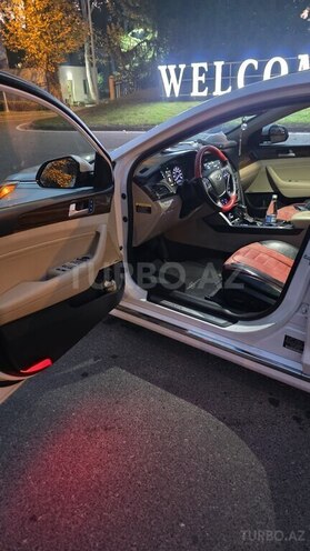 Hyundai Sonata-4