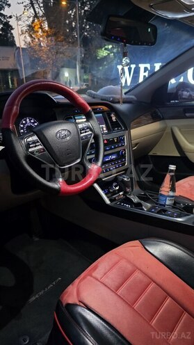 Hyundai Sonata-12