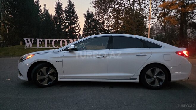 Hyundai Sonata-15
