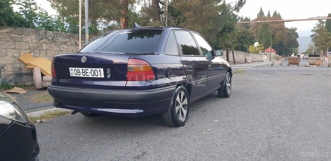 Opel Astra 1993, 245,500 km - 1.6 l - Balakən