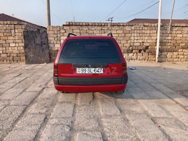 Opel Astra 1997, 300,000 km - 1.6 l - Sumqayıt