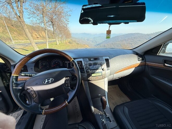 Hyundai Sonata-17