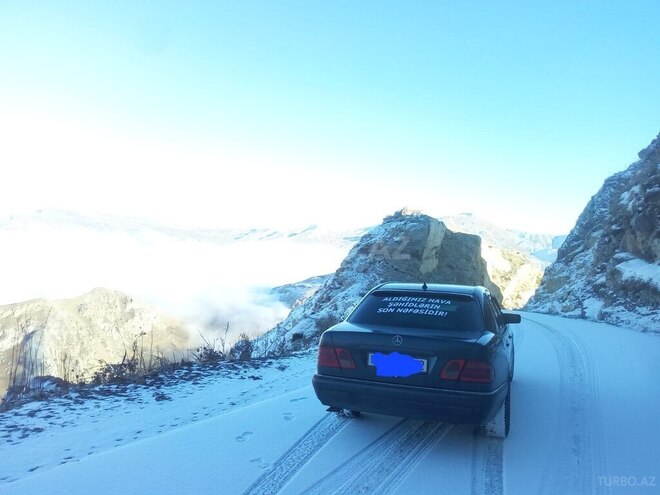 Mercedes E 220 1997, 653,800 km - 2.2 l - Bakı