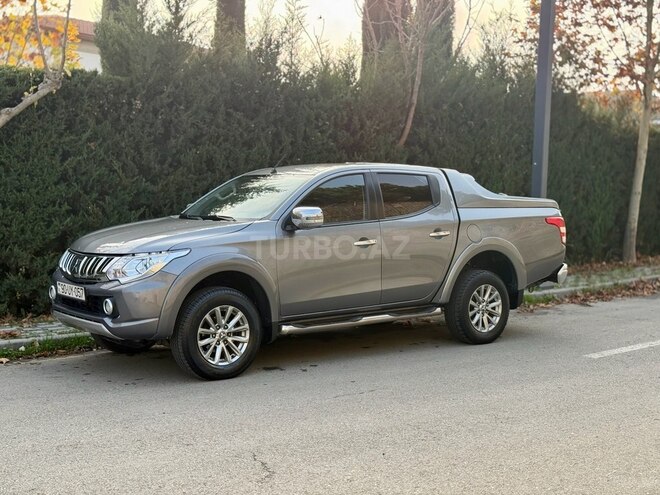 Mitsubishi L200 2015, 173,240 km - 2.4 l - Bakı