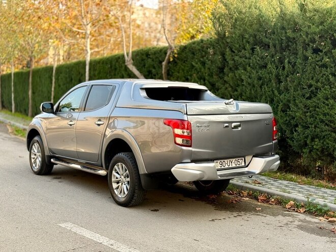 Mitsubishi L200 2015, 173,240 km - 2.4 l - Bakı