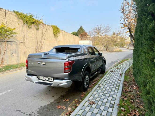 Mitsubishi L200 2015, 173,240 km - 2.4 l - Bakı