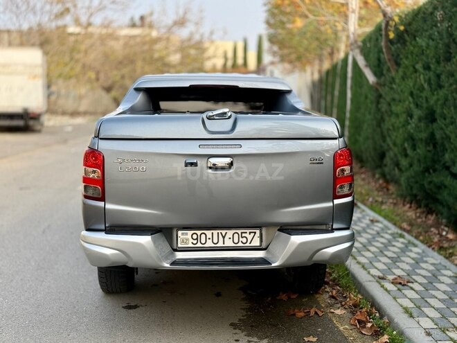 Mitsubishi L200 2015, 173,240 km - 2.4 l - Bakı