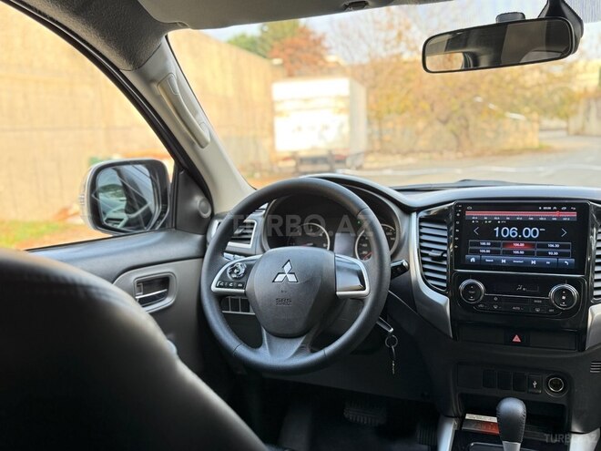 Mitsubishi L200 2015, 173,240 km - 2.4 l - Bakı