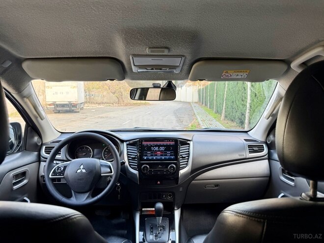 Mitsubishi L200 2015, 173,240 km - 2.4 l - Bakı