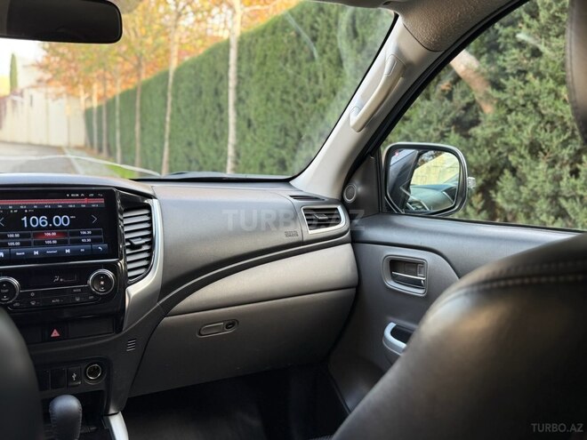 Mitsubishi L200 2015, 173,240 km - 2.4 l - Bakı