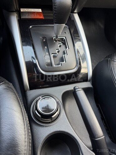 Mitsubishi L200 2015, 173,240 km - 2.4 l - Bakı