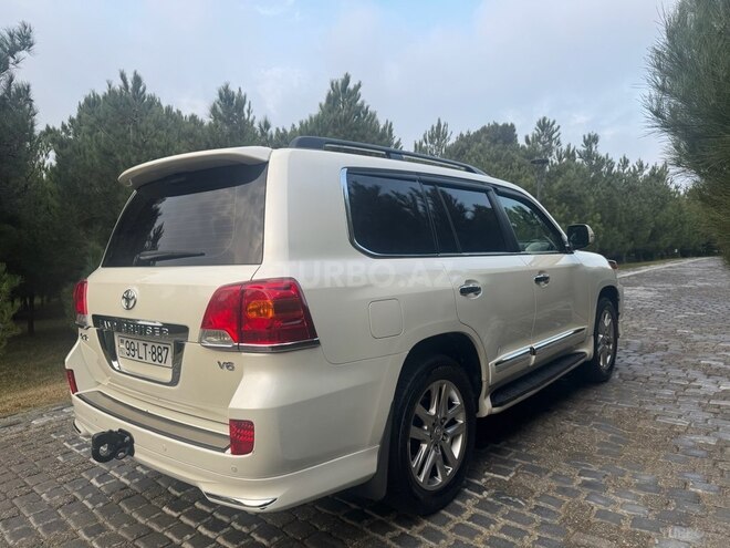 Toyota Land Cruiser-6