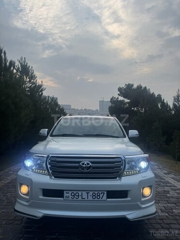 Toyota Land Cruiser-9