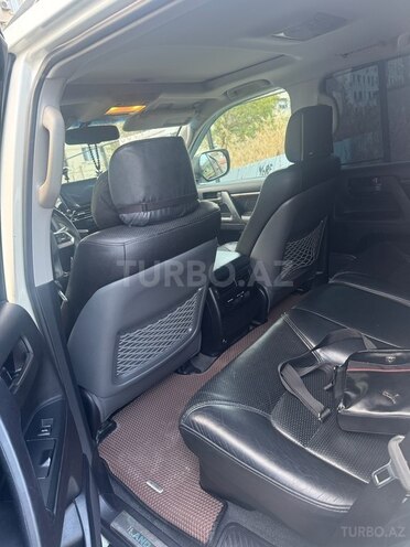 Toyota Land Cruiser-15