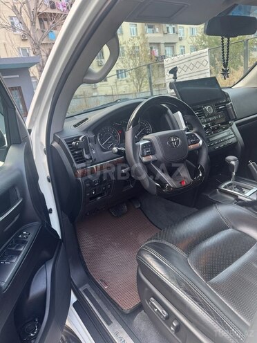 Toyota Land Cruiser-14