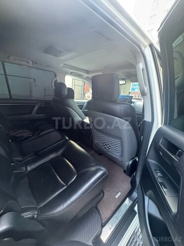 Toyota Land Cruiser-18