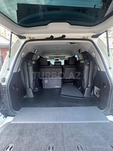 Toyota Land Cruiser-16
