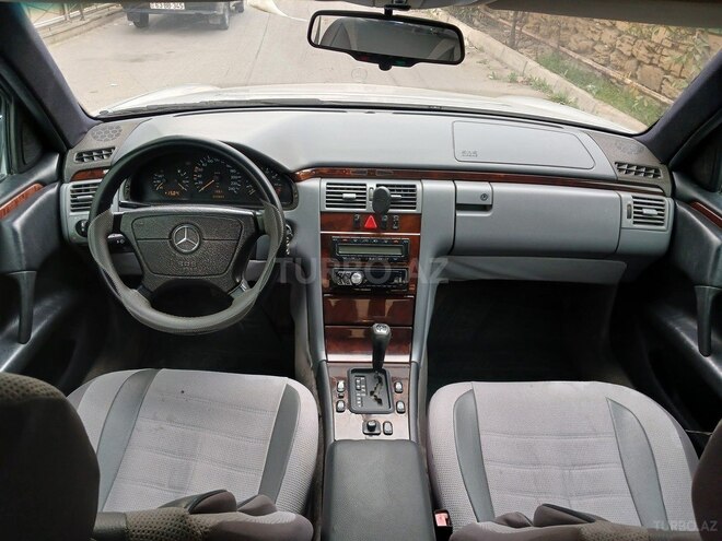 Mercedes E 230 1997, 429,000 km - 2.3 l - Xırdalan