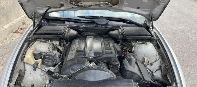 BMW 528 1998, 301,000 km - 2.8 l - Bakı