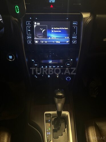 Toyota Fortuner-13
