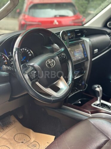 Toyota Fortuner-8
