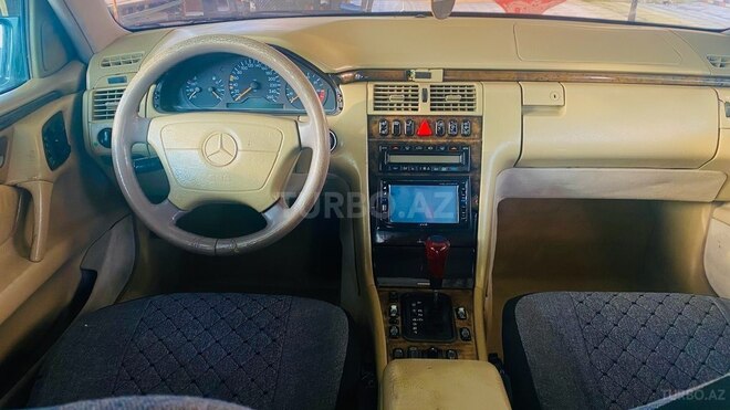 Mercedes E 280 1998, 350,000 km - 2.8 l - Masallı