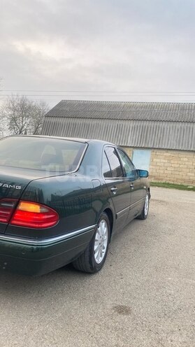 Mercedes E 280 1998, 350,000 km - 2.8 l - Masallı