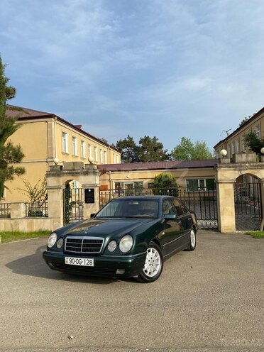 Mercedes E 280 1998, 350,000 km - 2.8 l - Masallı
