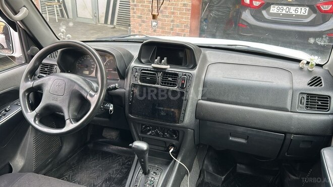 Mitsubishi Pajero io 1999, 347,000 km - 1.8 l - Bakı