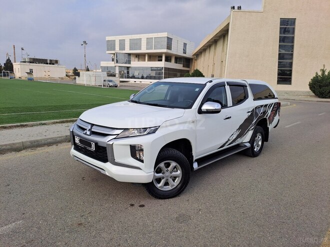 Mitsubishi L200 2021, 61,000 km - 2.4 l - Bakı