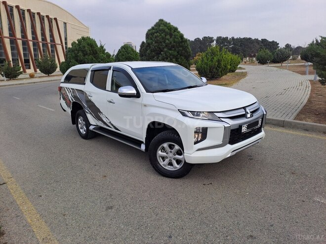 Mitsubishi L200 2021, 61,000 km - 2.4 l - Bakı
