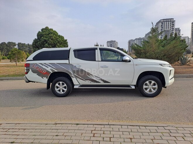 Mitsubishi L200 2021, 61,000 km - 2.4 l - Bakı