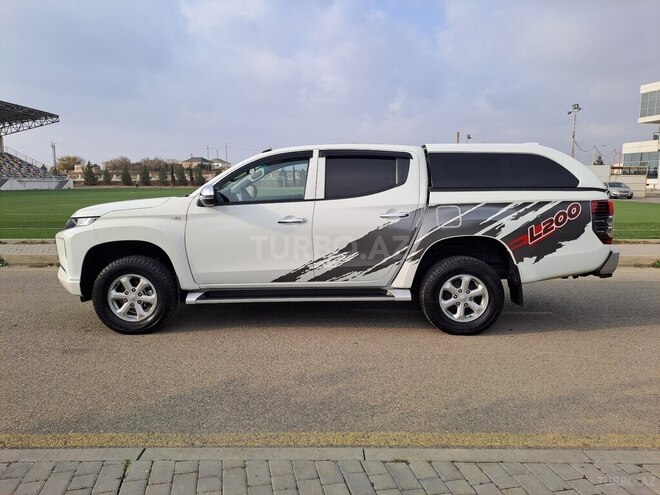 Mitsubishi L200 2021, 61,000 km - 2.4 l - Bakı