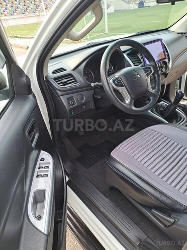 Mitsubishi L200 2021, 61,000 km - 2.4 l - Bakı