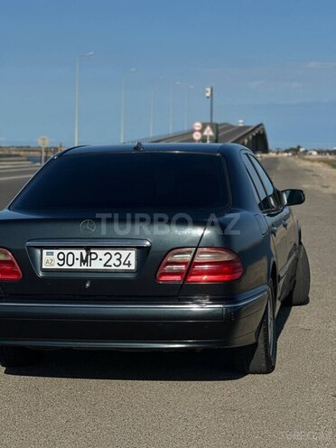 Mercedes E 200 1999, 425,000 km - 2.0 l - Bakı