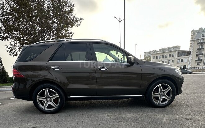 Mercedes GLE 250 4MATIC 2016, 209,700 km - 2.1 л - Bakı