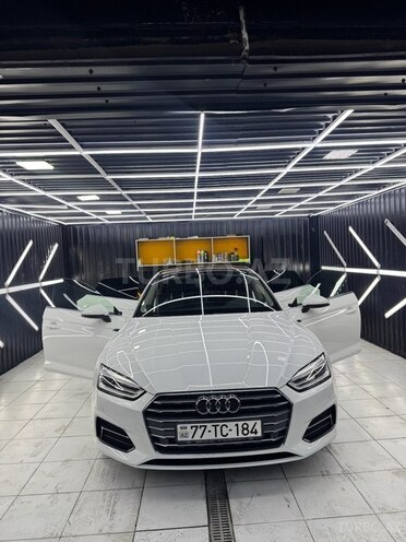Audi A5-1