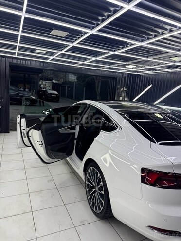 Audi A5-11