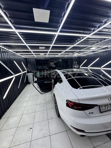 Audi A5-10