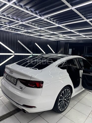 Audi A5-12