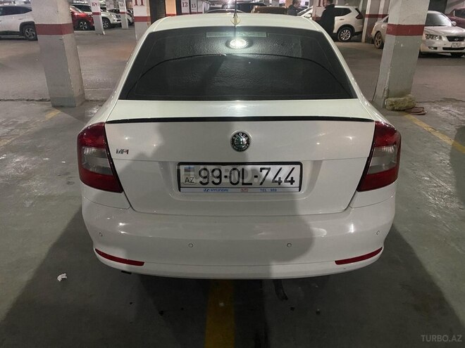 Skoda Octavia 2011, 230,000 km - 1.6 l - Bakı