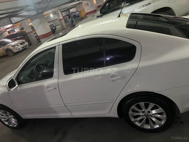 Skoda Octavia 2011, 230,000 km - 1.6 l - Bakı