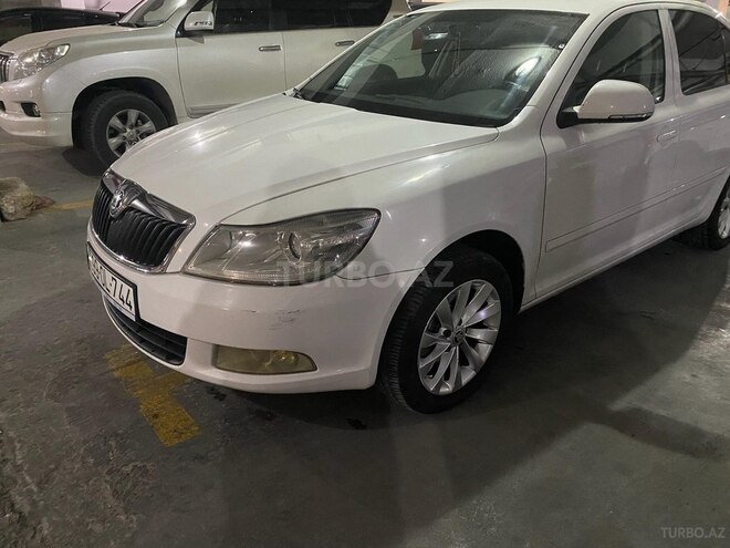 Skoda Octavia 2011, 230,000 km - 1.6 l - Bakı