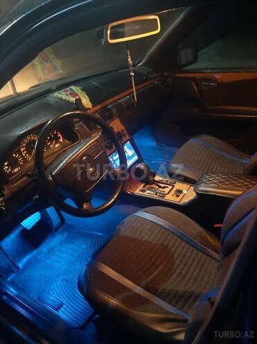 Mercedes E 220 1998, 334,500 km - 2.2 l - Astara