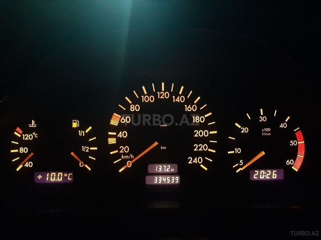 Mercedes E 220 1998, 334,500 km - 2.2 l - Astara