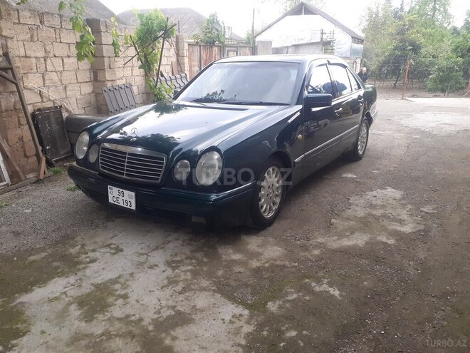 Mercedes E 220 1998, 334,500 km - 2.2 l - Astara