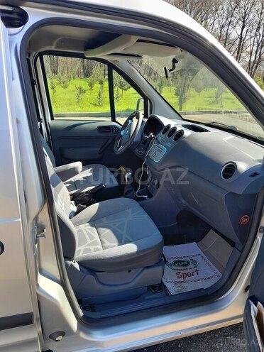 Ford Transit Connect-10