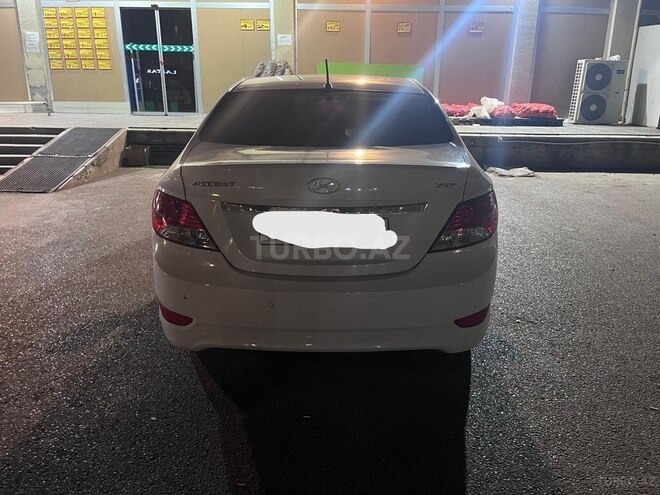 Hyundai Accent 2015, 275,000 km - 1.6 l - Bakı