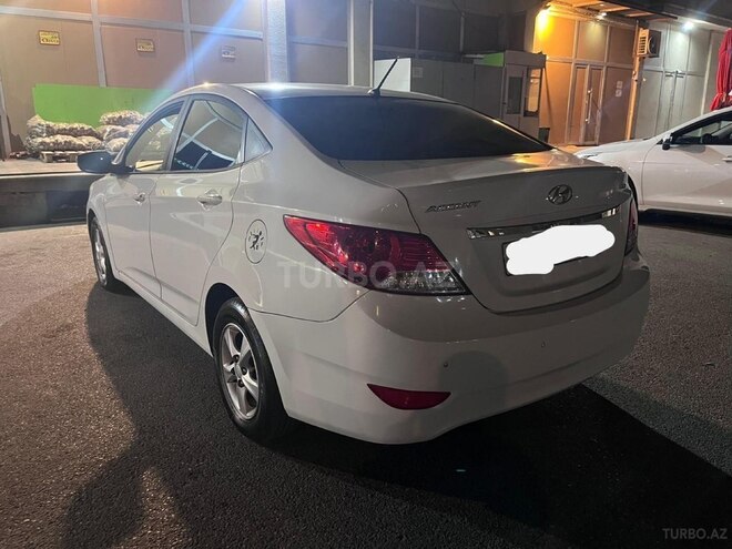 Hyundai Accent 2015, 275,000 km - 1.6 l - Bakı